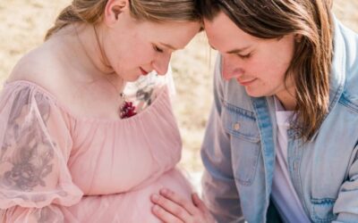 10 Sweet Couples Maternity Photography Ideas for Expecting Parents
