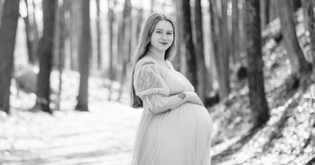 what are maternity pictures, Massachusetts Maternity Photographer